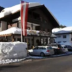 Отель Klostertalerhof 3*